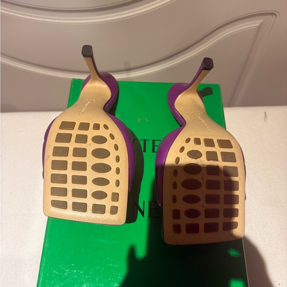 Brand New Bottega Veneta Women's Purple Slide Sandals - Picture 4 of 4